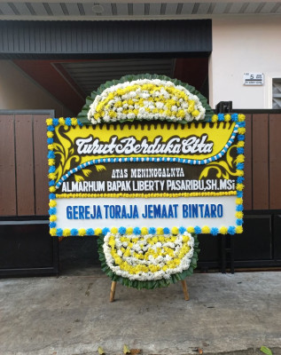 Papan Bunga Duka di Pasar Bengkulu