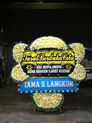 Papan Bunga Duka di Pasar Bengkulu
